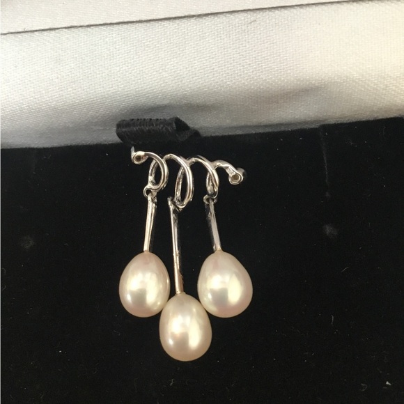 14K White Gold & White Freshwater Pearls Dangle Pendant - Picture 12 of 16